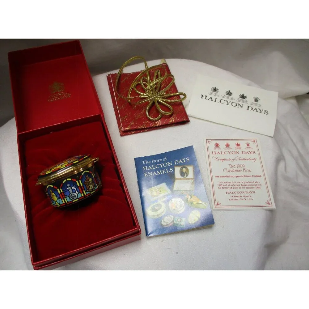 Enamel Box, Halcyon Days, Christmas 1989, Snuff Box,‎ Pill Box, Jewelry box,